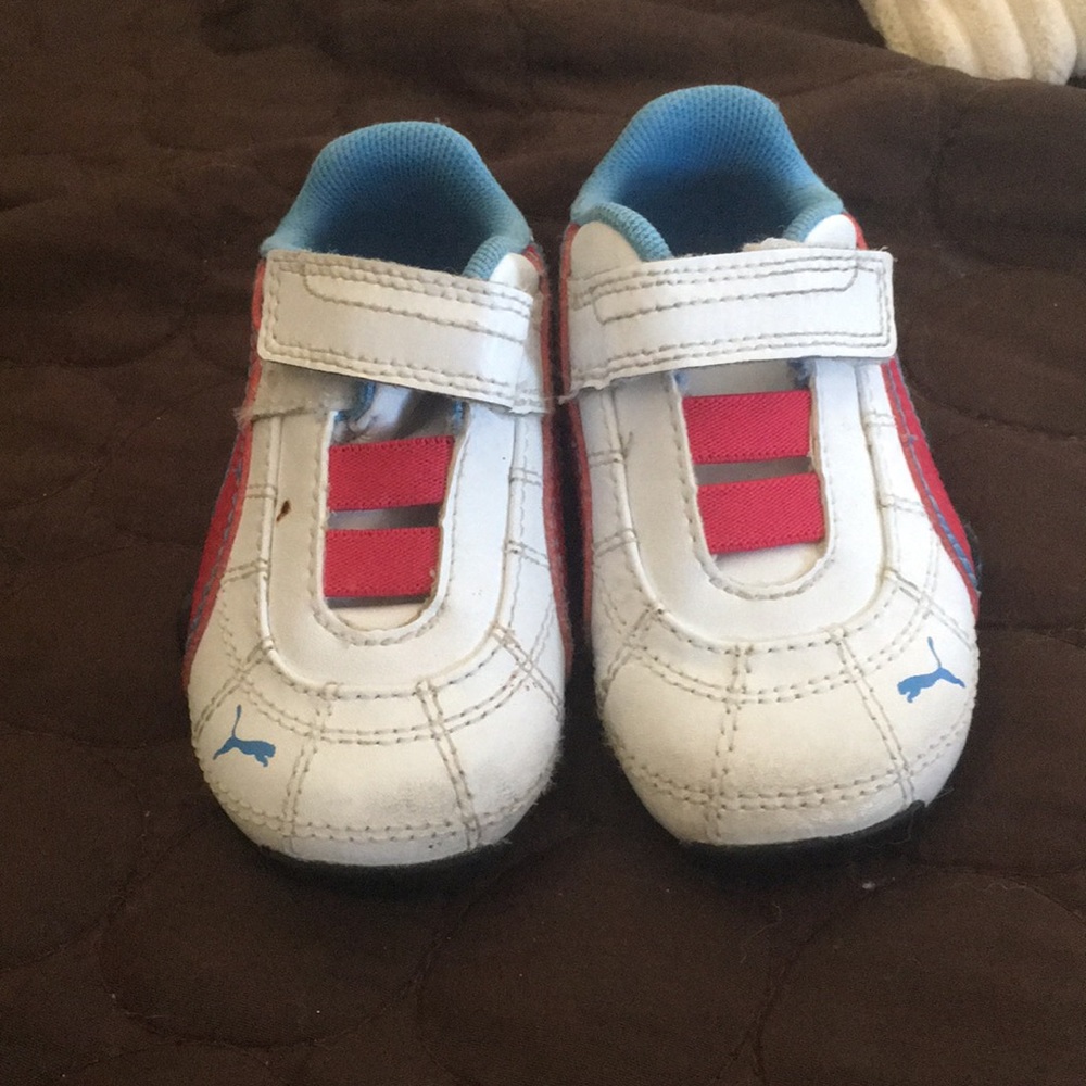 Puma girl sz 4 sneakers shoes